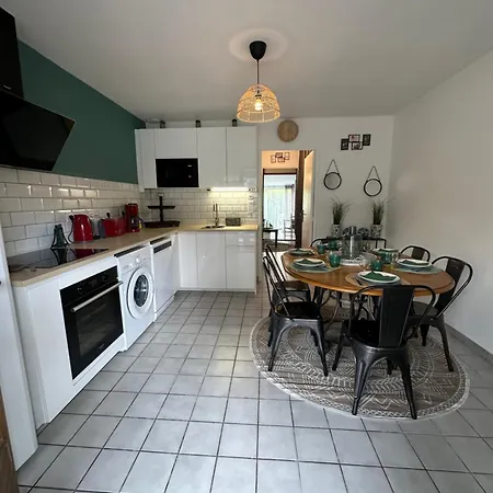 Maison Proche Village Naturiste - 7 Personnes *